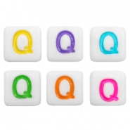 Acrylic letter beads letter Q Multicolour-White