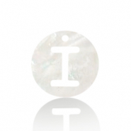 Shell pendants specials letter I White (natural colour)