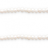 BQ Freshwater pearls flat round Natural White