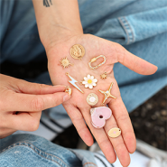 Looks we love Looks we love: charm necklaces and bracelets! 