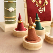 NEW Just in! New stylish jewellery displays