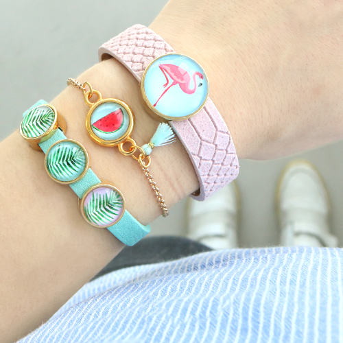 Cheerful jewellery with basic cabochons, Cuoio, Designer Quality European metal, shell charms and macram&eacute; 