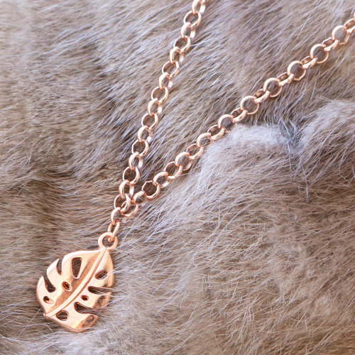 Trendy necklaces with autumn-proof glass seed beads