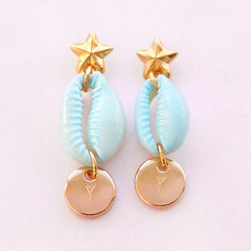 Tropical jewellery with cowrie shells