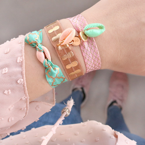 EASY DIY: cute bracelets made in less than 2 minutes