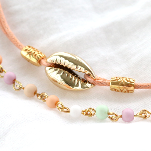 Easily create a beautiful collection of summer jewellery with acrylic beads: