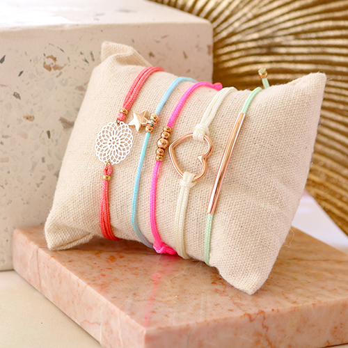 Get inspired! See here what you can make with macram&eacute; bead cord: