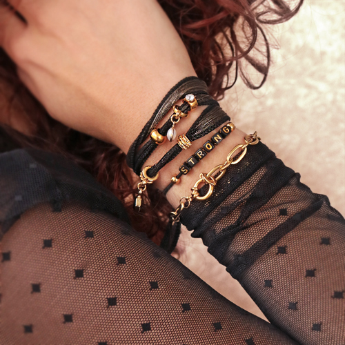 Here is how to make the most beautiful C.U.S&reg; jewellery: