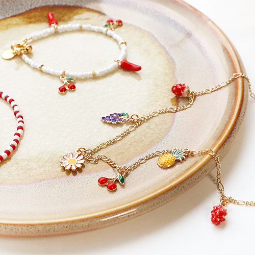 Read here: how to transform the funky fruit & flower charms into trendy jewellery