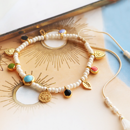 Read here how to create trendy jewellery with rainbow DQ European metal beads, charms and connectors. 