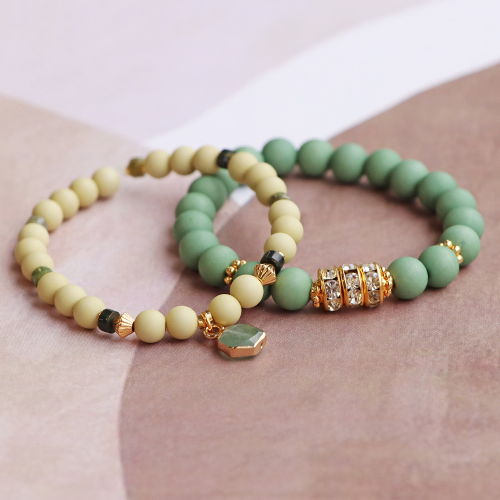 Trendy jewellery inspiration with acrylic beads in beautiful colours
