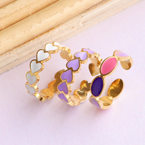 This is how you wear these bright coloured stainless steel rings