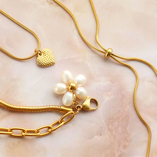 Range of stainless steel belcher chains