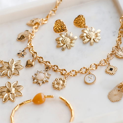 Get creative with stainless steel charms in flower shape