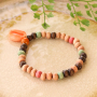 All natural! This is how you create the perfect bracelets with wooden beads