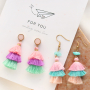 Make your collection summer proof and create earrings with the 3-layer tassels.