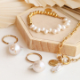 Make beautiful jewellery with large freshwater pearls, sophisticated stainless steel materials and bold clasps.