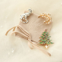 Mix & Match: Create your own festive look with pins and brooches