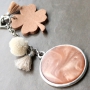 Design trendy keychains with new DQ leather pendants in clover shape 