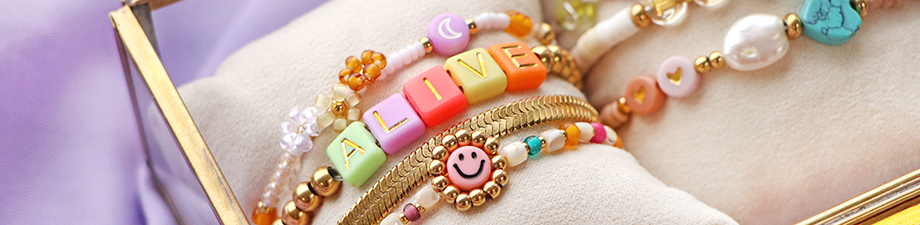 Acrylic letter beads