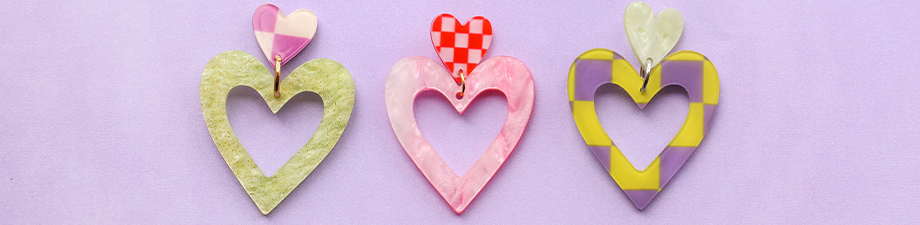 Resin pendants and stainless steel charms in heart shape Resin pendants and stainless steel charms in heart shape