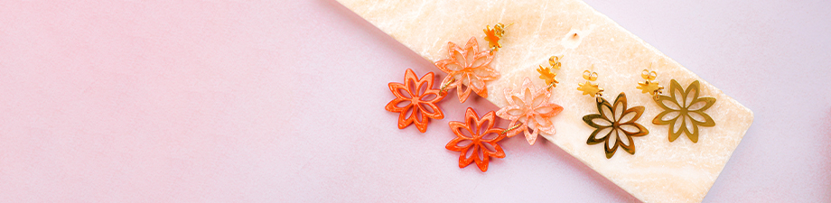 New collection of resin and stainless steel pendants New collection of resin and stainless steel pendants